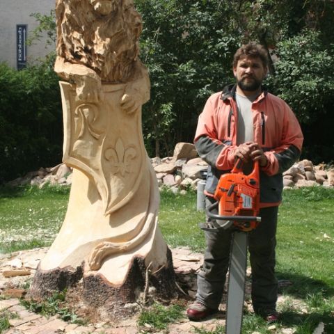 Loewe mit Schild - 12
