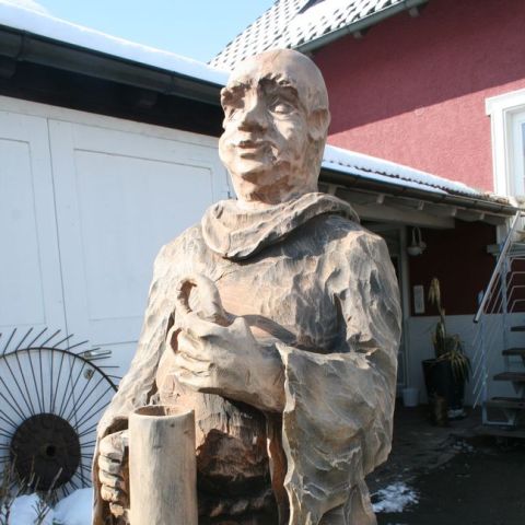 Moench mit Krug 007